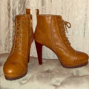 Brown boot heels SIZE 8✨